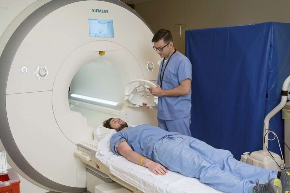 Magnetic resonance imaging diagnosis of lumbar osteochondrosis